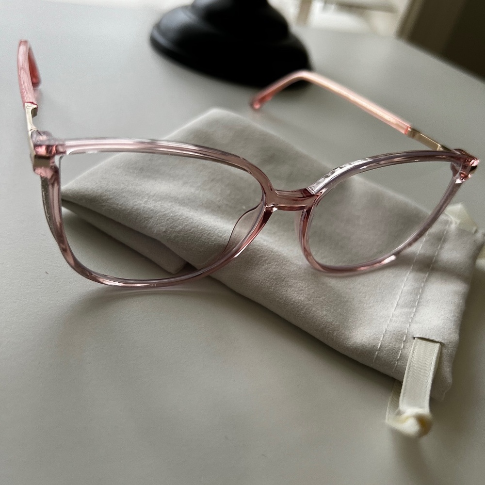 Pink Reading glasses